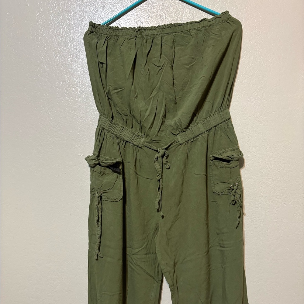 Thread Story Women’s Army Green Utility Capri Jumpsuit Size L‎